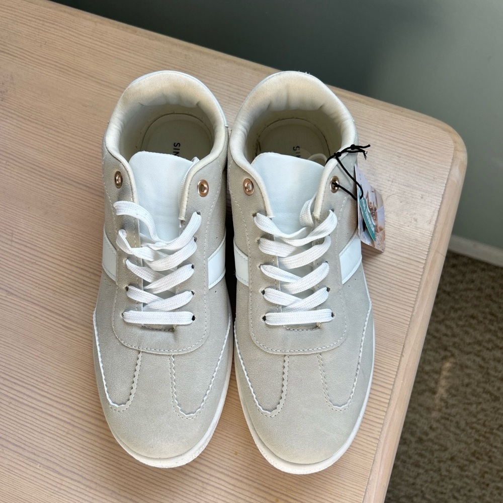 NWT Sincerely Jules Comfort Women's Memory Foam Sneakers Beige Size 7.5 - Picture 14 of 14